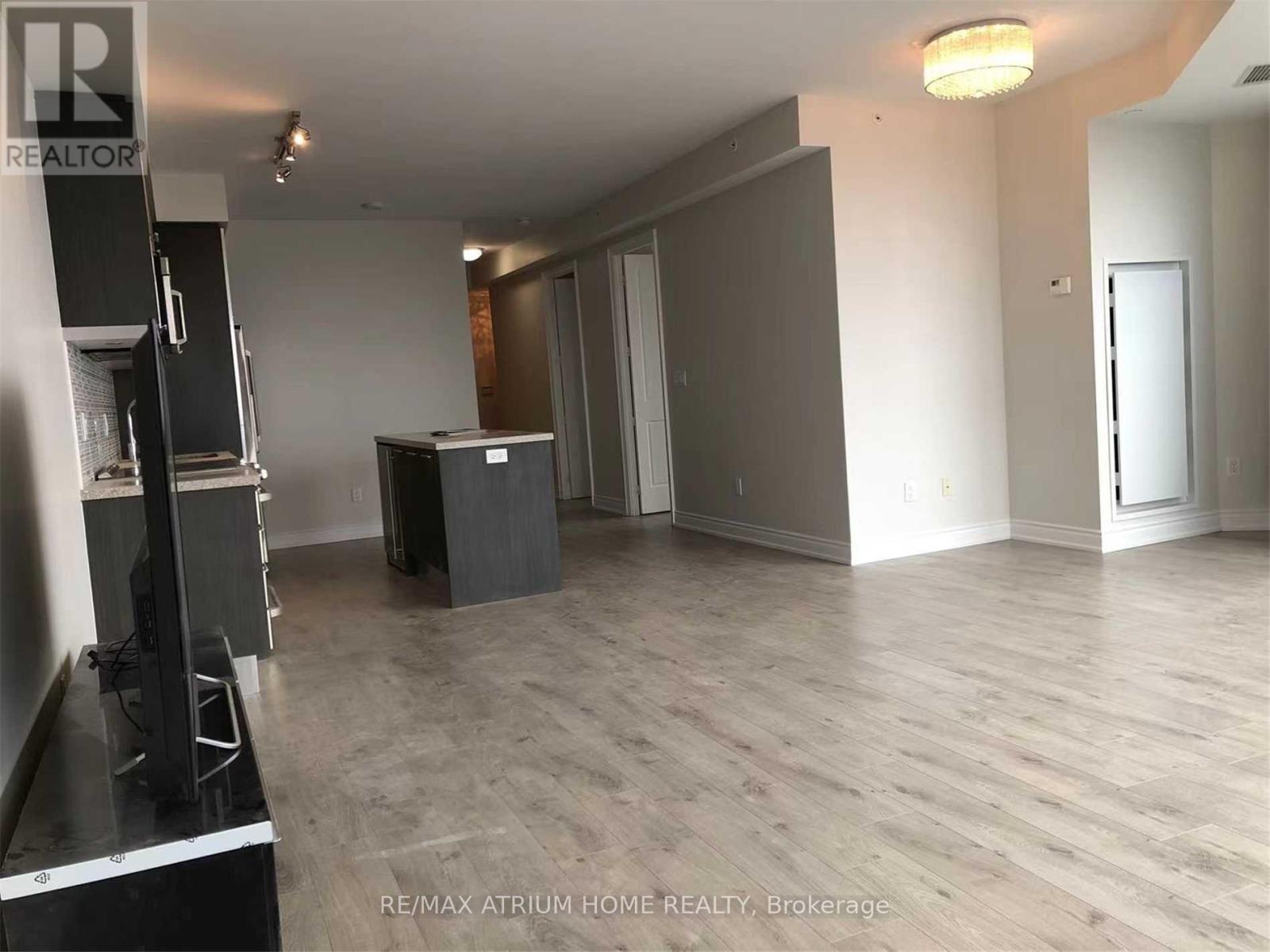 Photo 6 of 7216 388 Yonge Street, Toronto ON