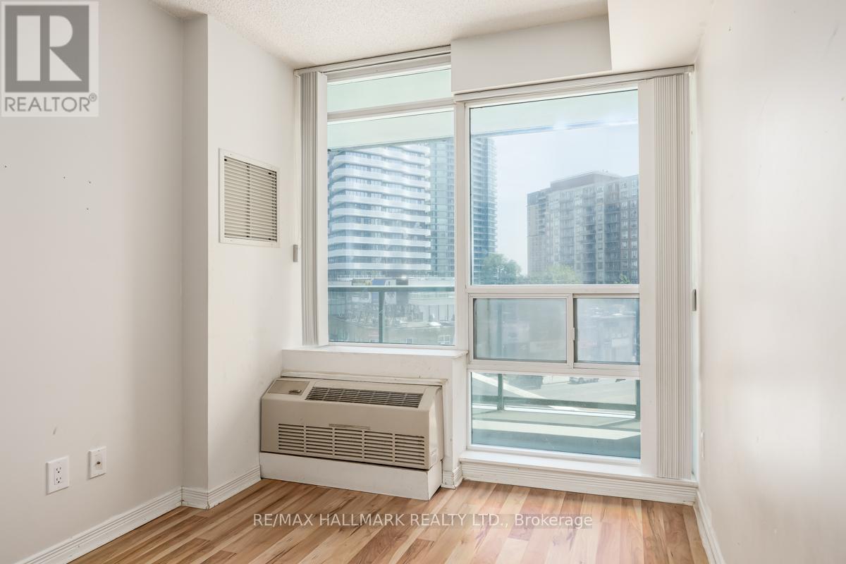 Photo 4 of 403 5500 Yonge Street, Toronto ON