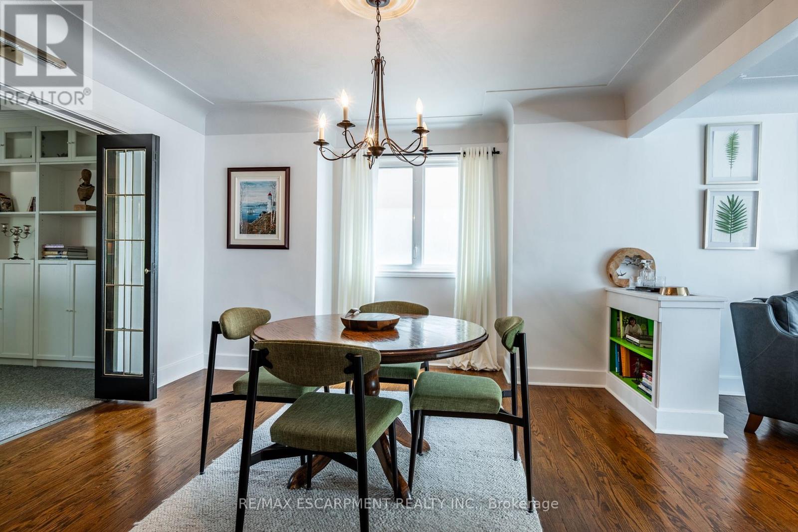 Photo 34 of 60 Inverness Avenue W, Hamilton ON