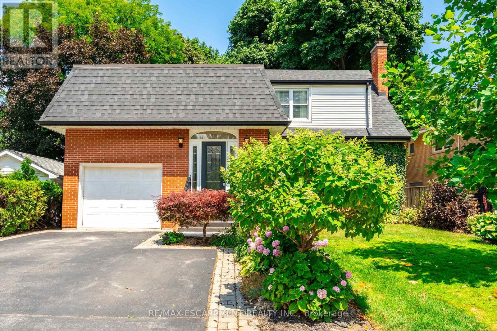 Photo 36 of 60 Inverness Avenue W, Hamilton ON