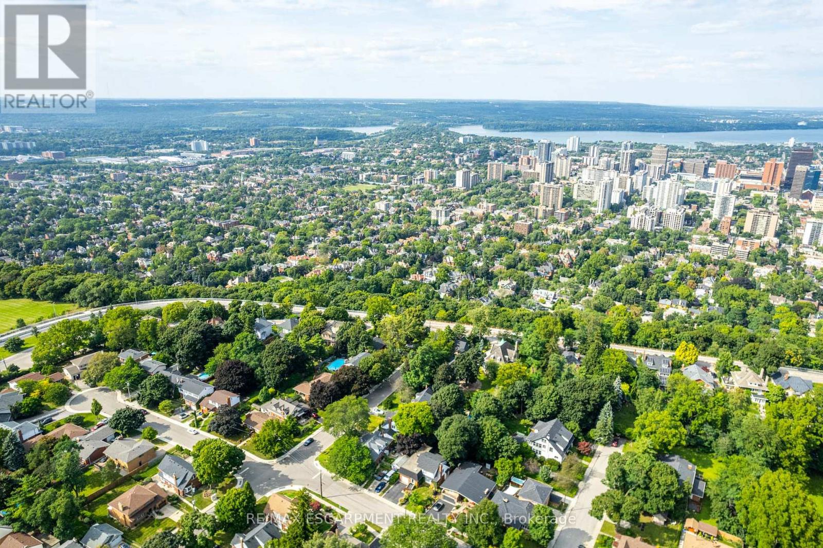 Photo 19 of 60 Inverness Avenue W, Hamilton ON