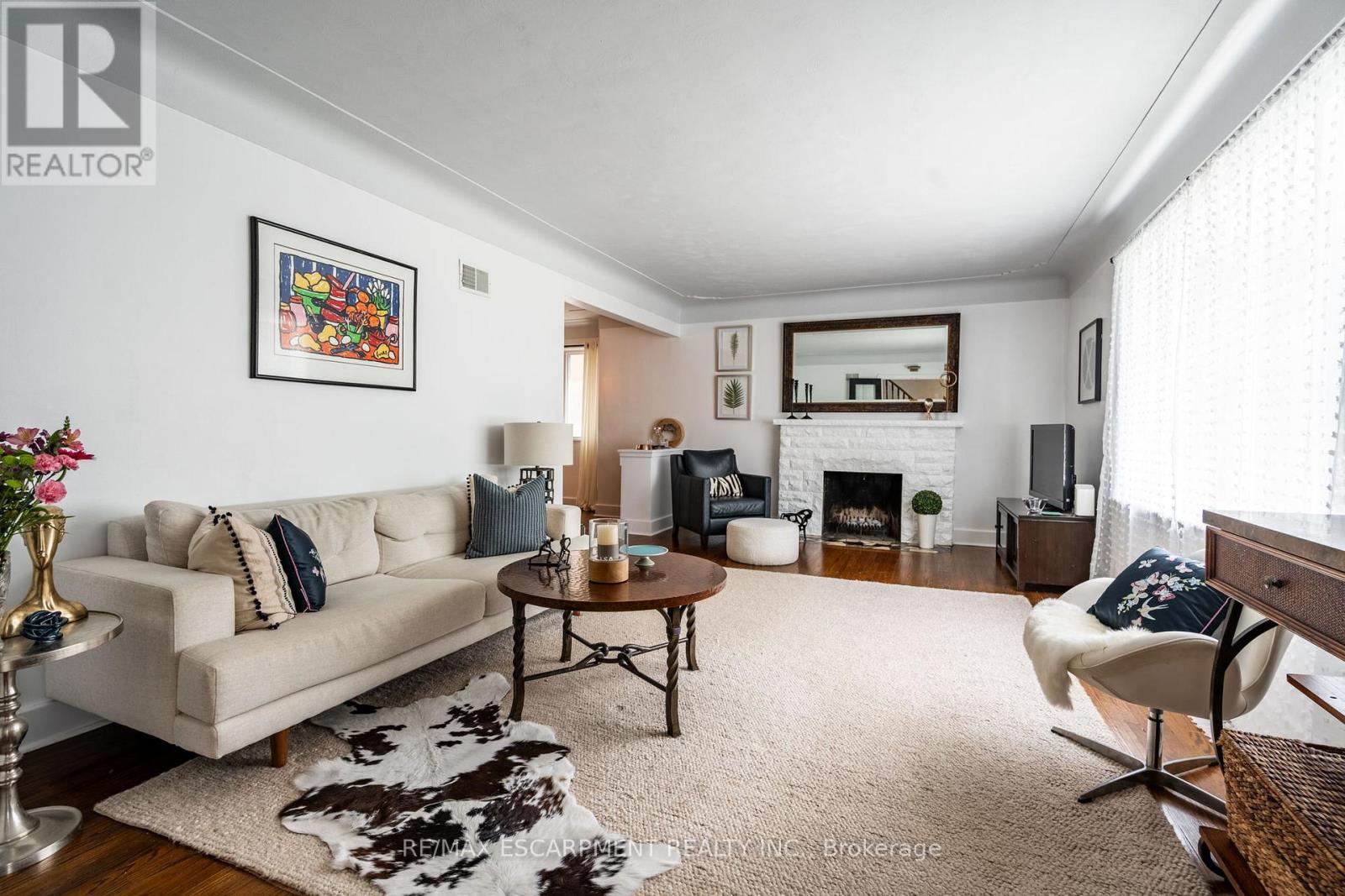 Photo 14 of 60 Inverness Avenue W, Hamilton ON