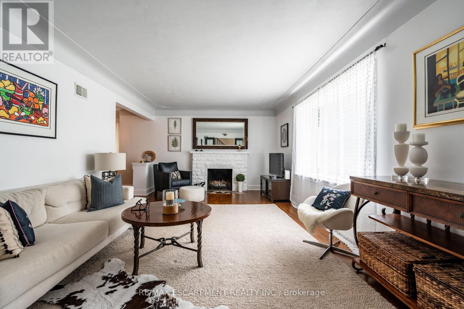 Photo 17 of 60 Inverness Avenue W, Hamilton ON