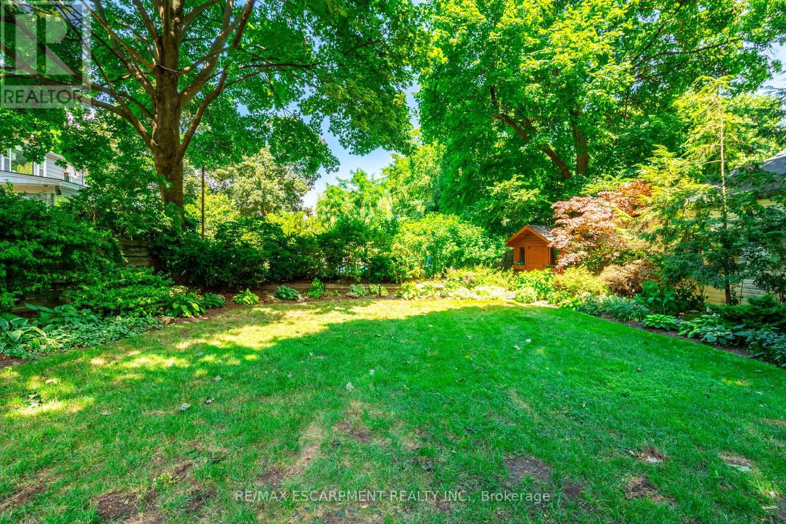 Photo 12 of 60 Inverness Avenue W, Hamilton ON