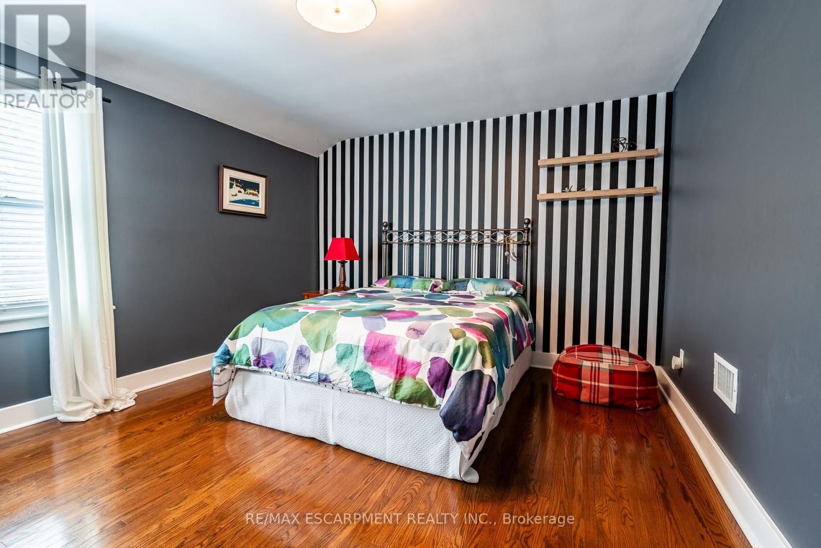 Photo 43 of 60 Inverness Avenue W, Hamilton ON