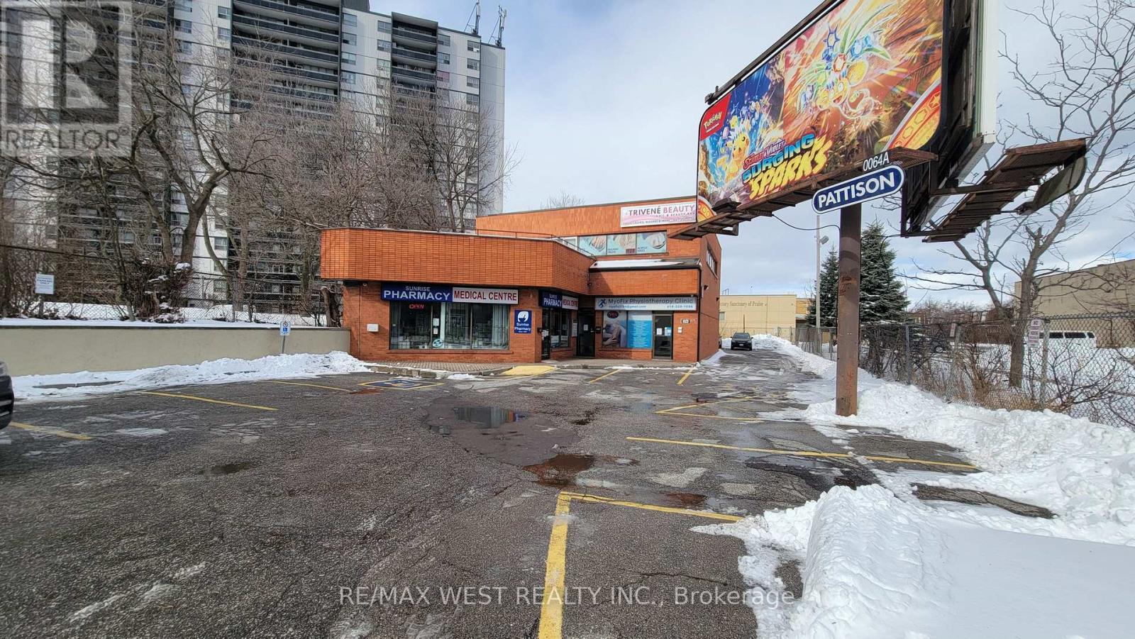 Photo 10 of 3702 Kingston Road, Toronto ON