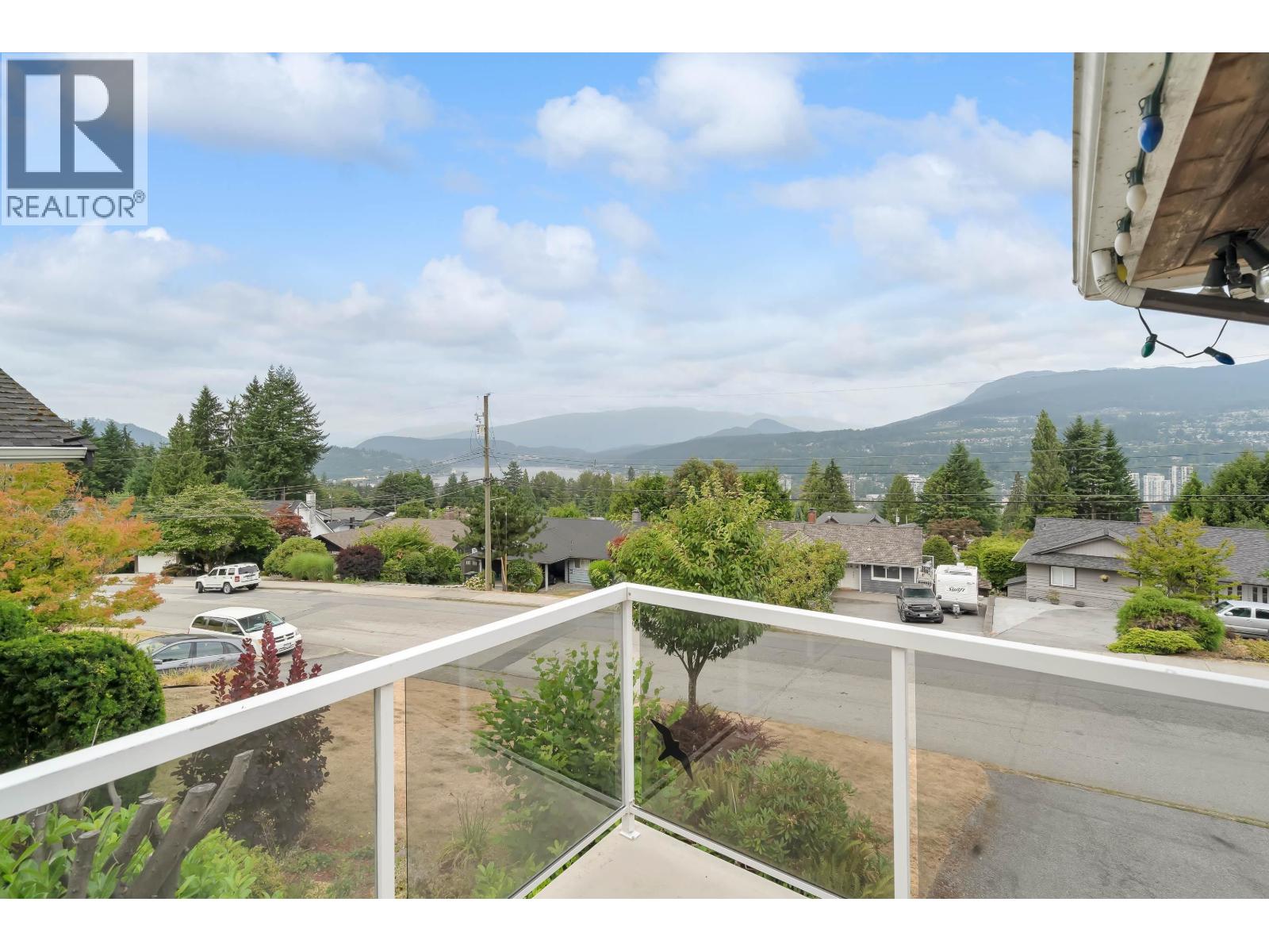 Photo 12 of 914 Baker Drive, Coquitlam BC