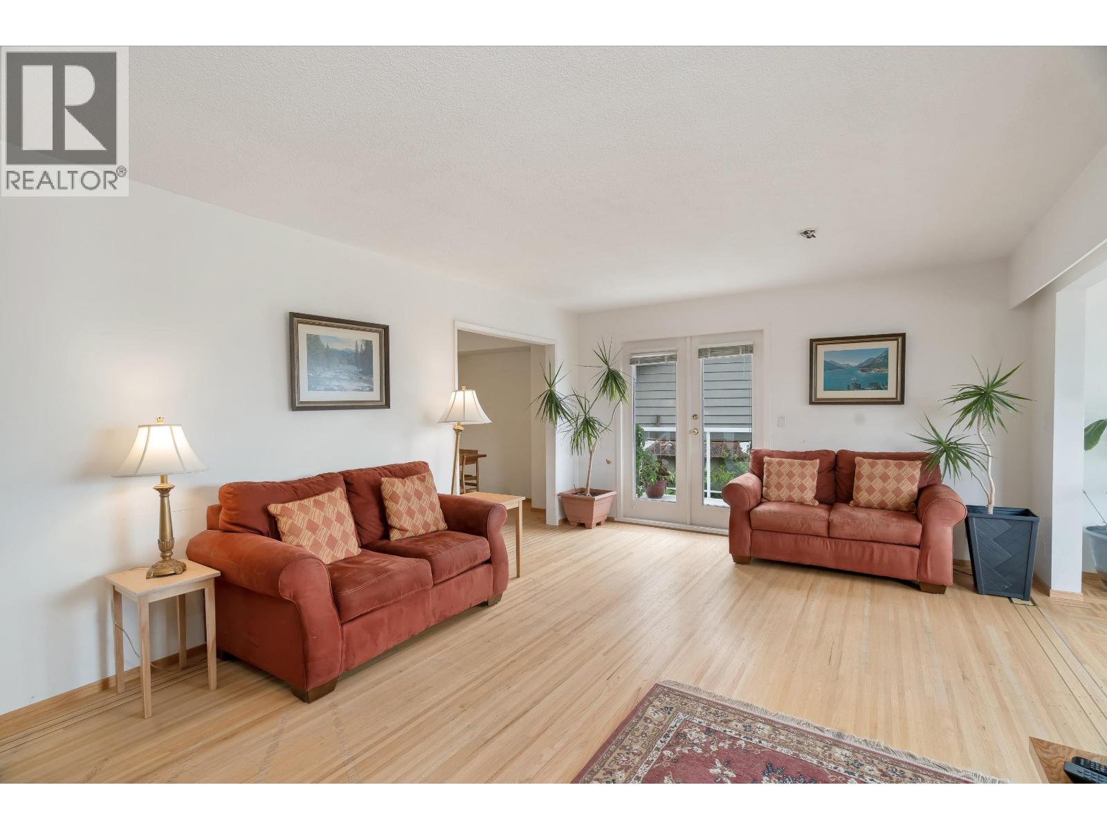 Photo 10 of 914 Baker Drive, Coquitlam BC