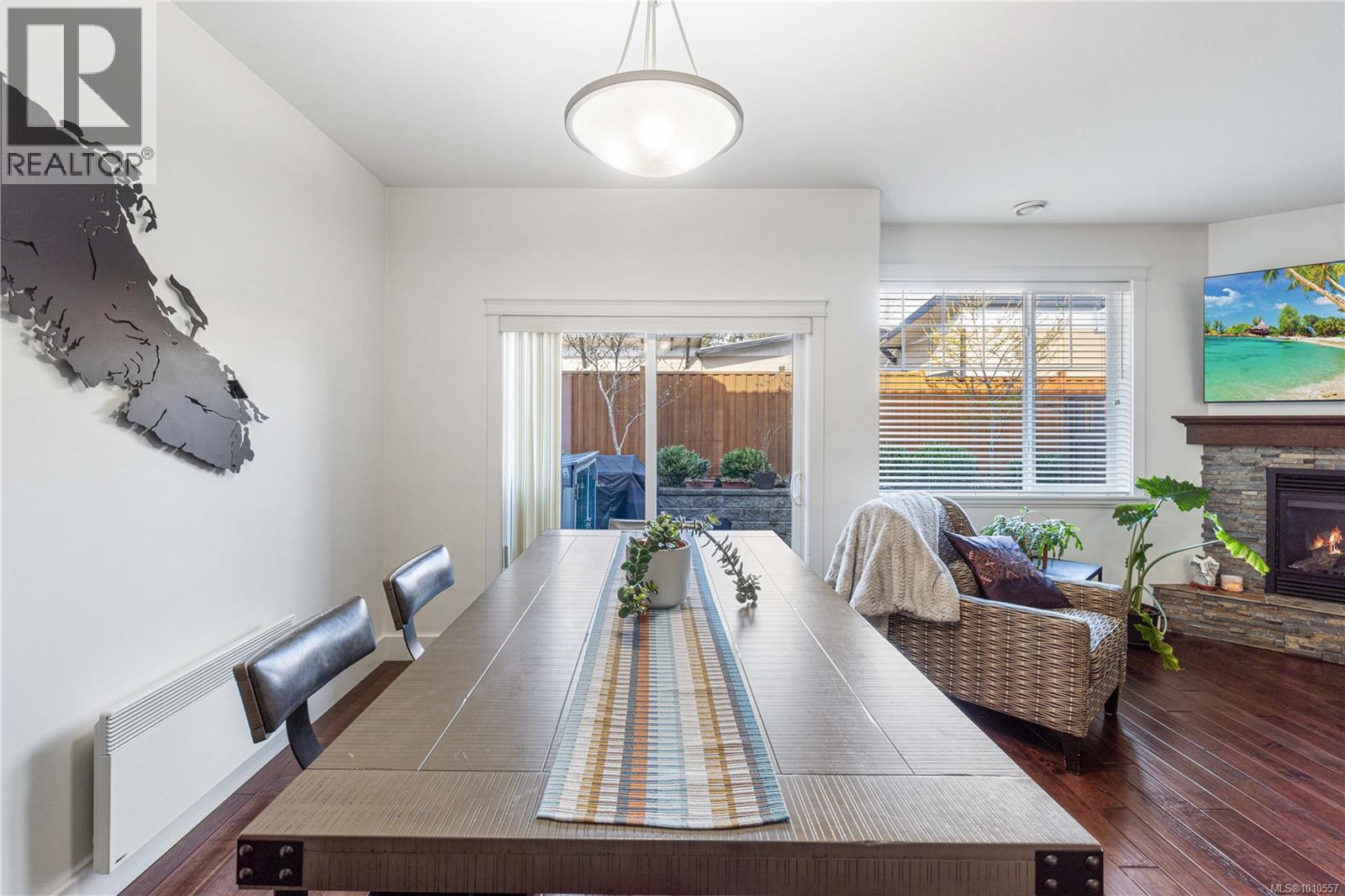 Photo 5 of 12 344 Hirst Ave, Parksville BC