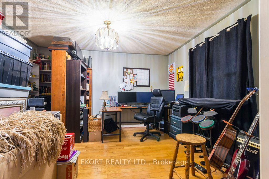 Photo 24 of 618 Ashley Street, Belleville ON