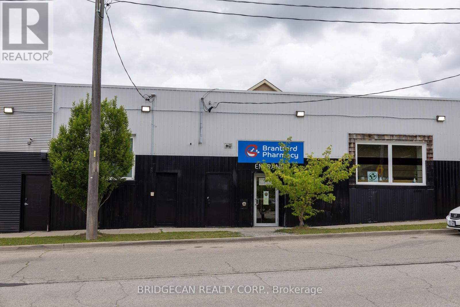 Photo 24 of 347 Colborne Street, Brantford ON