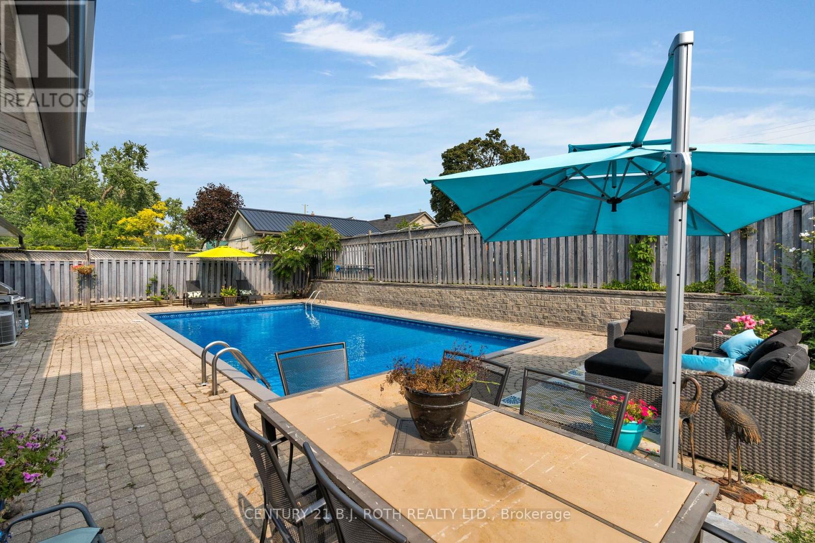 Photo 33 of 50 Belcourt Avenue, Barrie ON