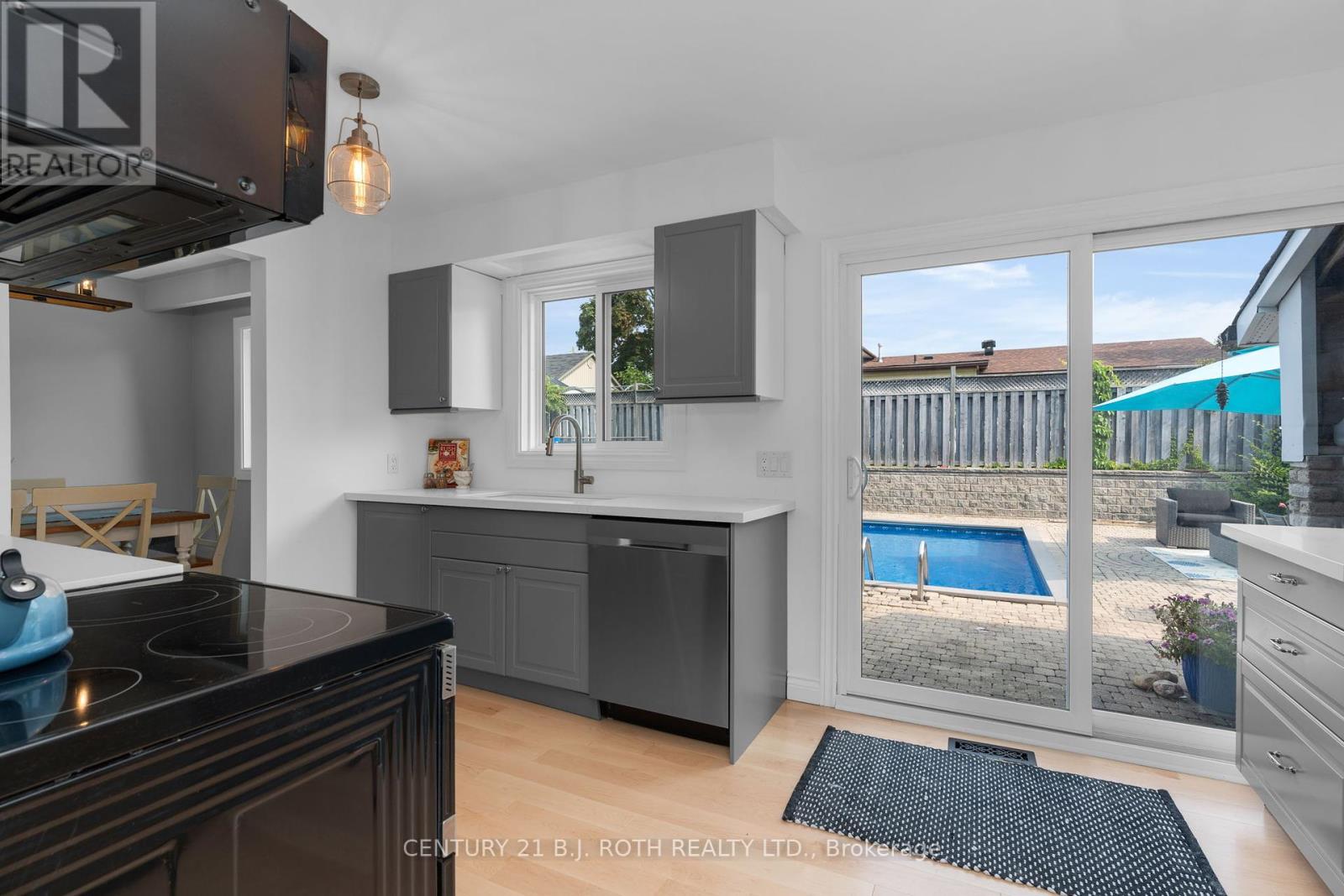 Photo 24 of 50 Belcourt Avenue, Barrie ON