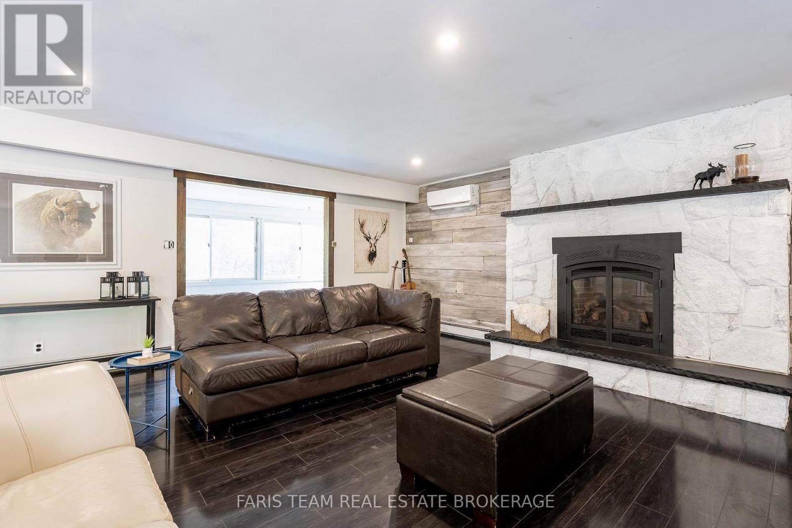 Photo 10 of 256 Knox Road E, Wasaga Beach ON