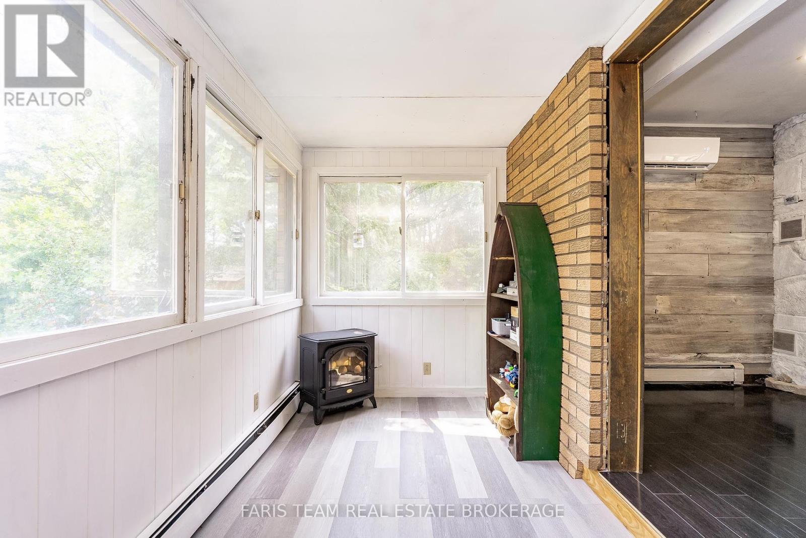 Photo 12 of 256 Knox Road E, Wasaga Beach ON