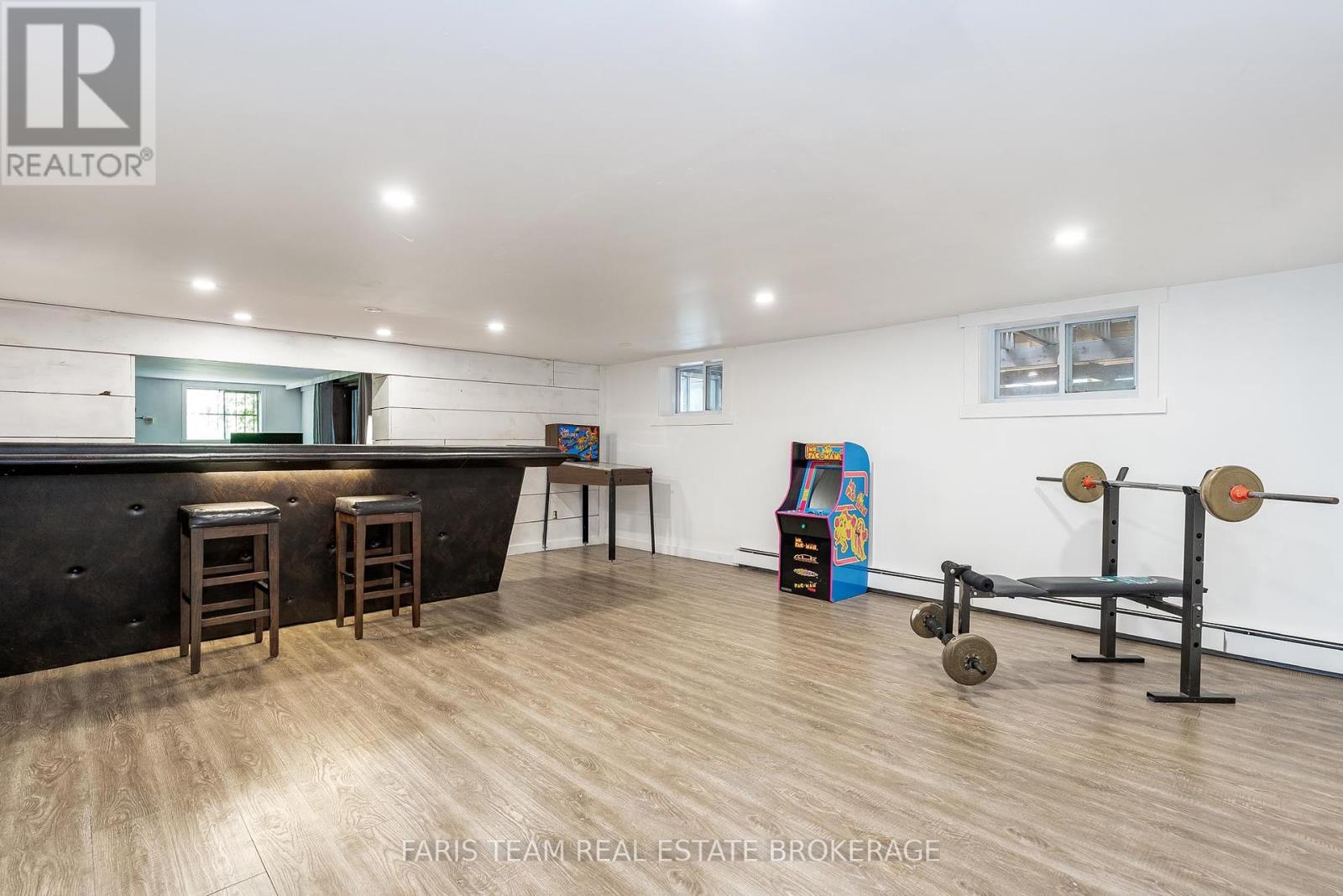 Photo 19 of 256 Knox Road E, Wasaga Beach ON