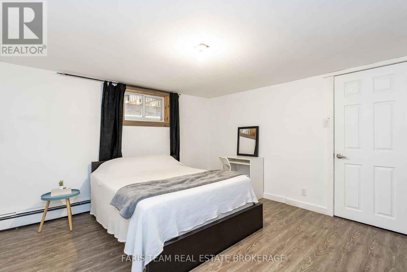 Photo 21 of 256 Knox Road E, Wasaga Beach ON