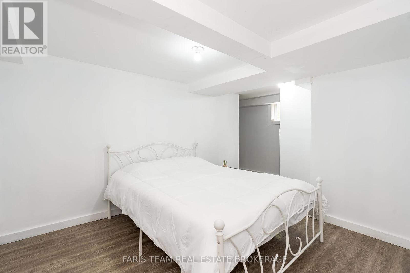 Photo 22 of 256 Knox Road E, Wasaga Beach ON