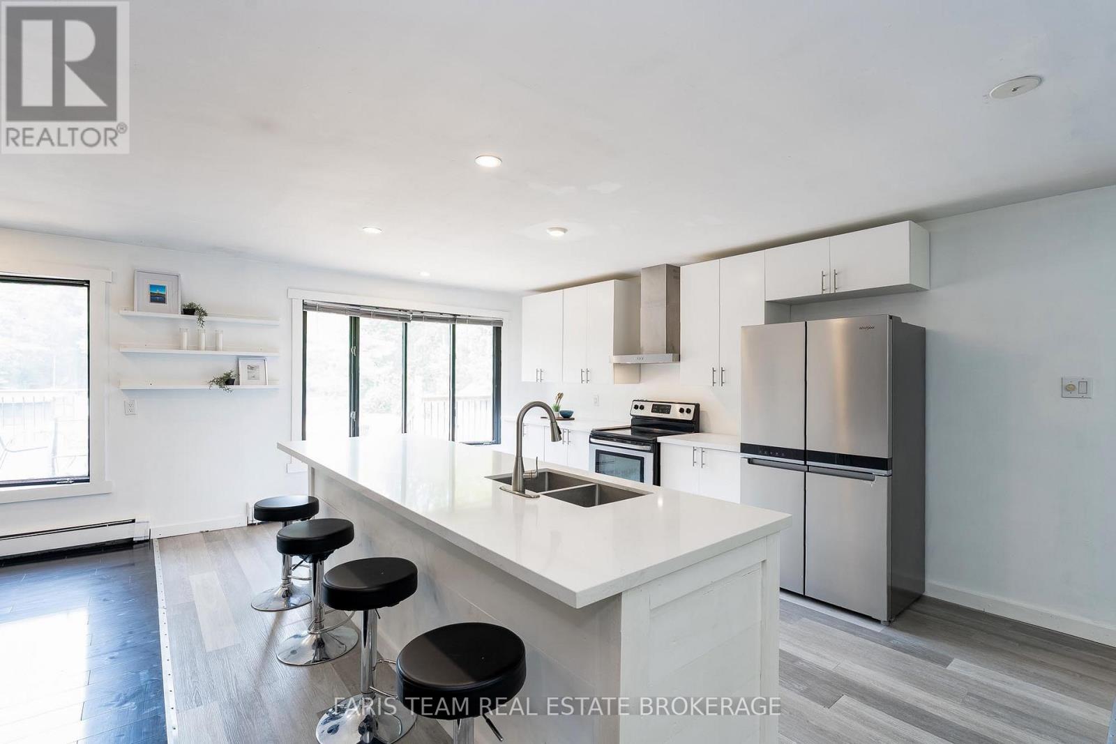 Photo 3 of 256 Knox Road E, Wasaga Beach ON