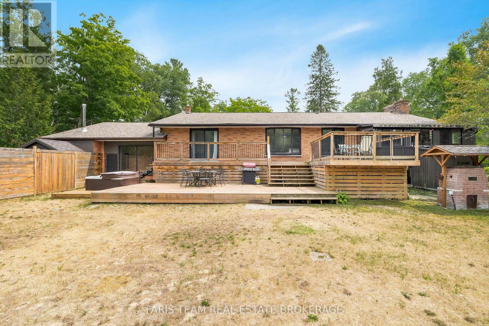 Photo 30 of 256 Knox Road E, Wasaga Beach ON