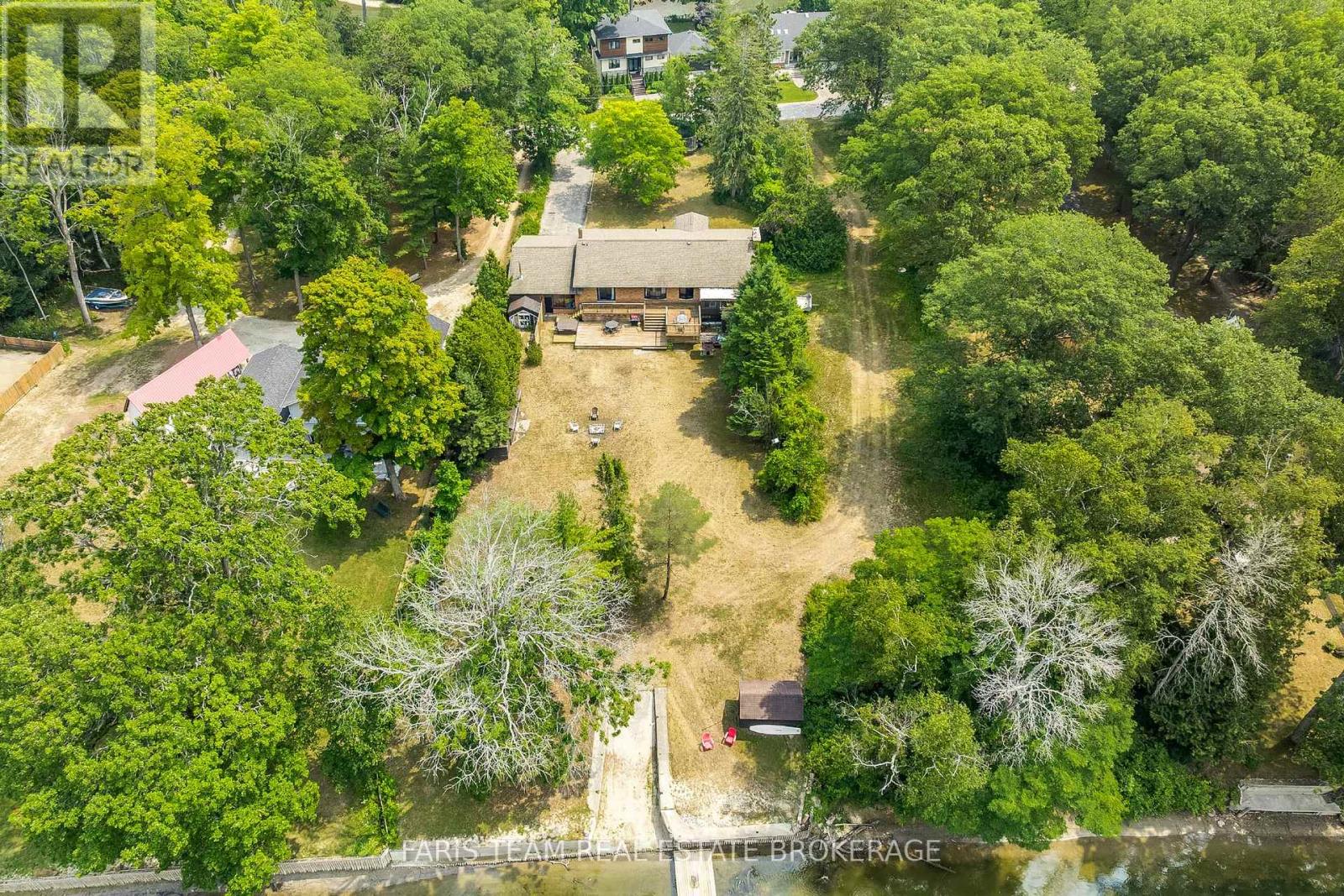 Photo 38 of 256 Knox Road E, Wasaga Beach ON