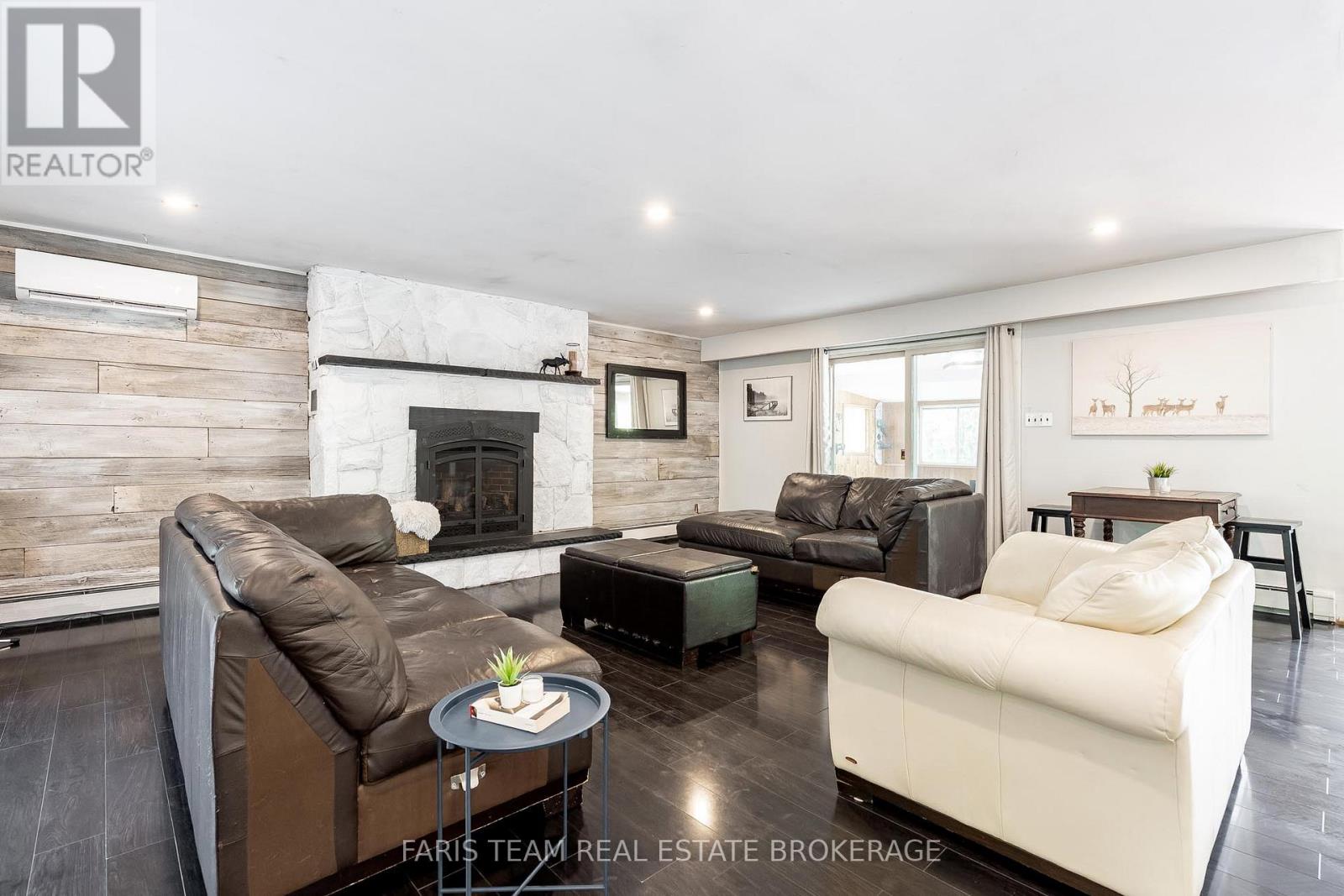 Photo 9 of 256 Knox Road E, Wasaga Beach ON