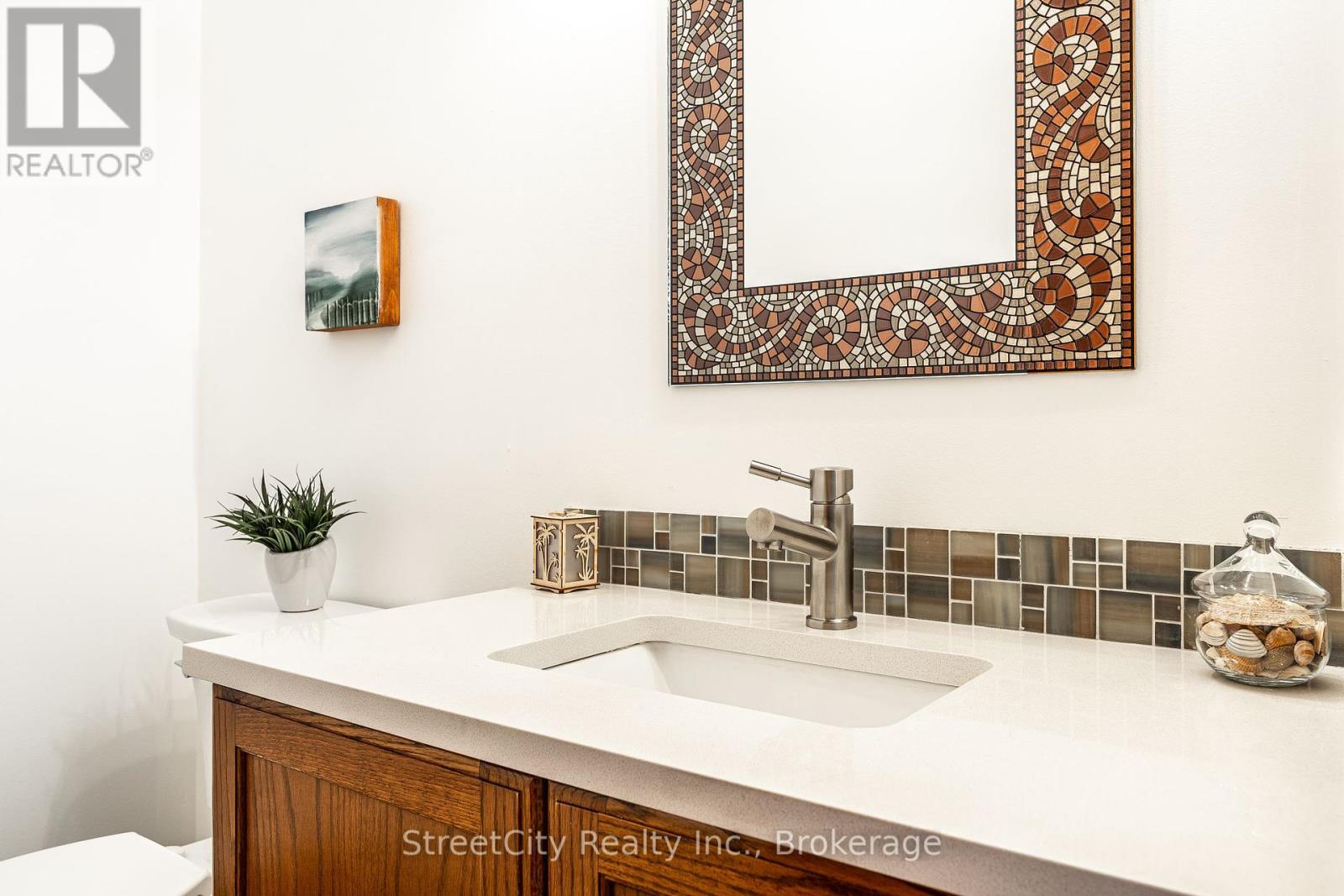 Photo 22 of 31 Cobourg Street, West Perth ON