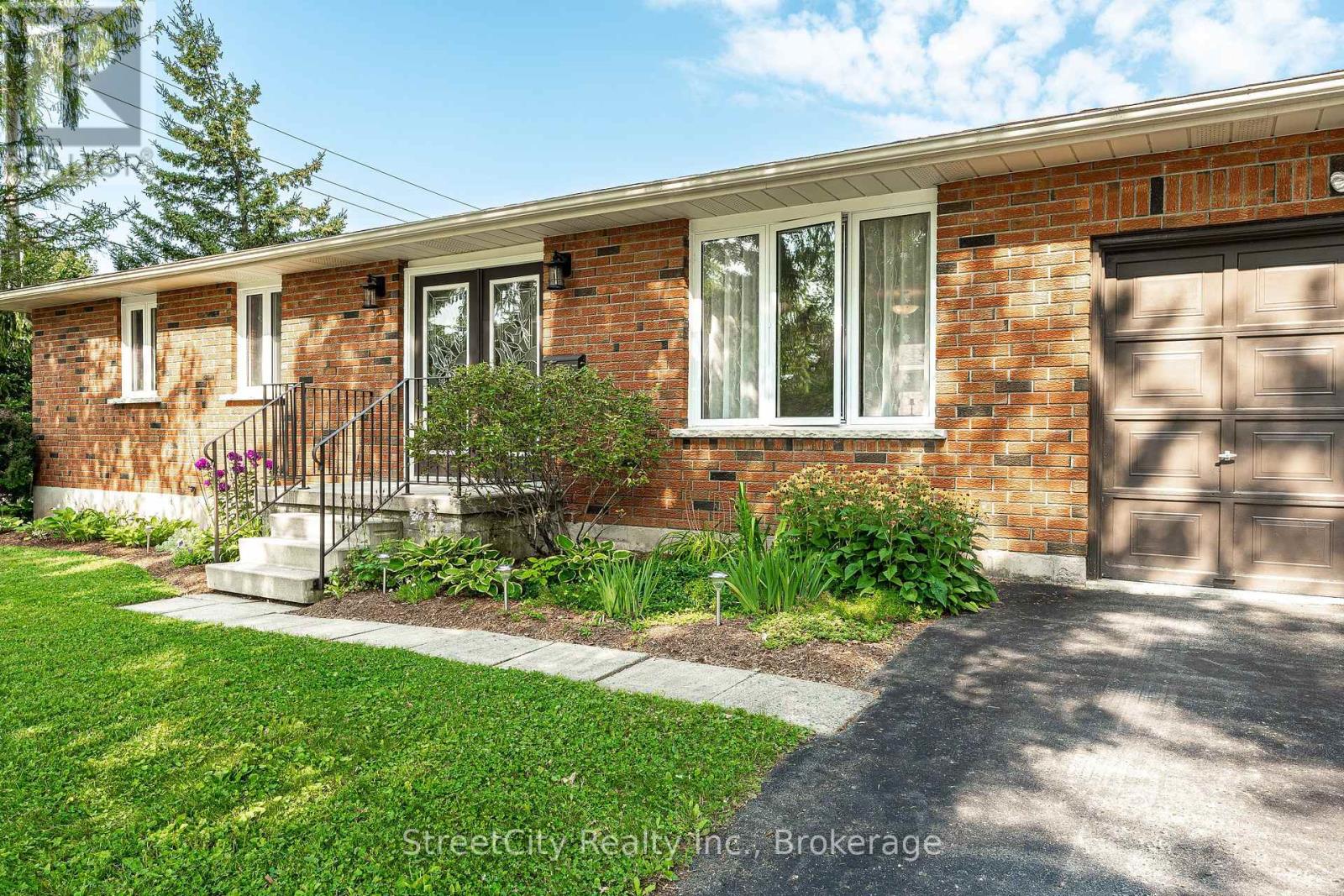 Photo 3 of 31 Cobourg Street, West Perth ON