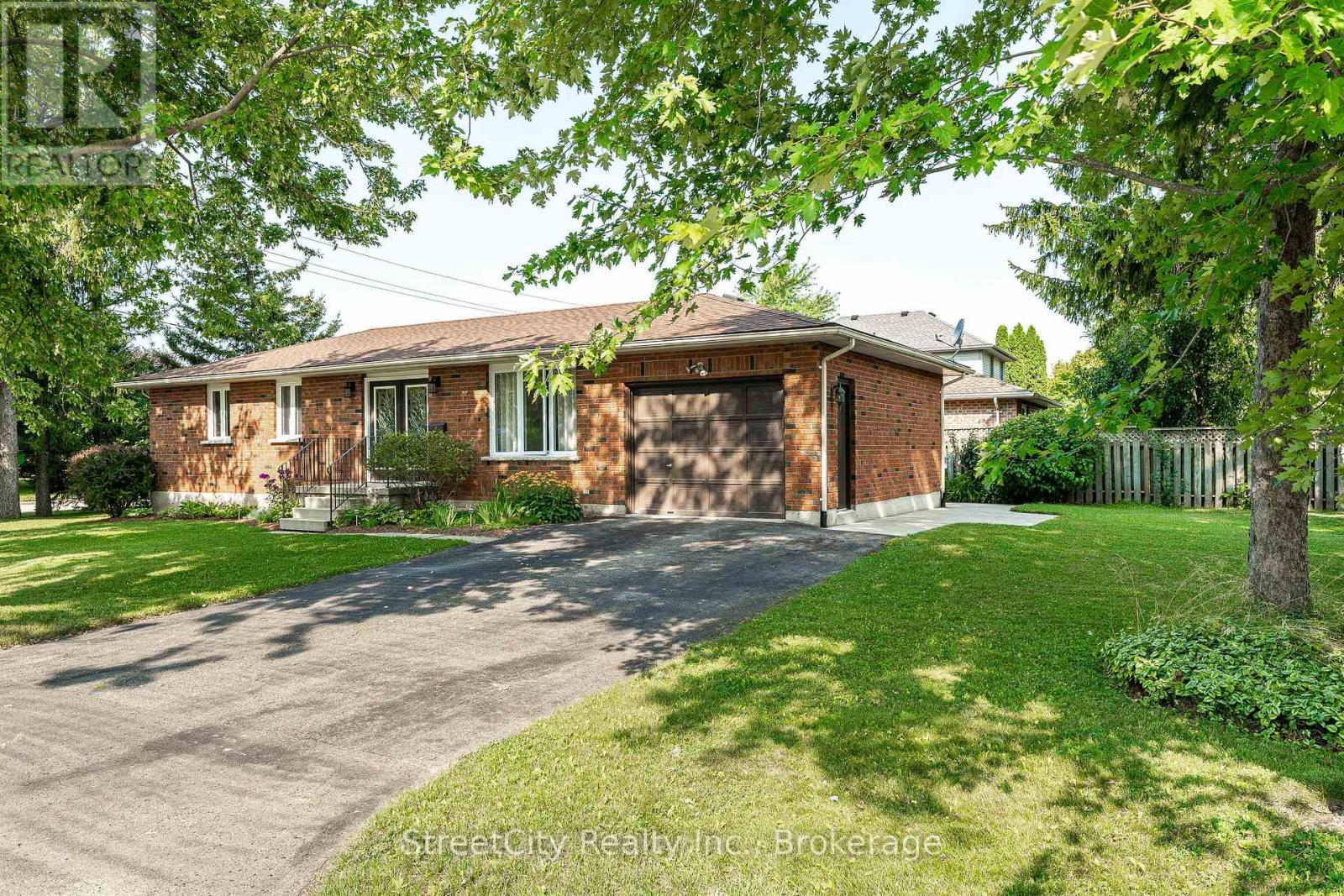 Photo 37 of 31 Cobourg Street, West Perth ON