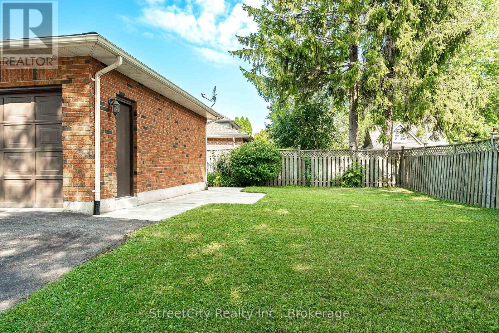 Photo 38 of 31 Cobourg Street, West Perth ON