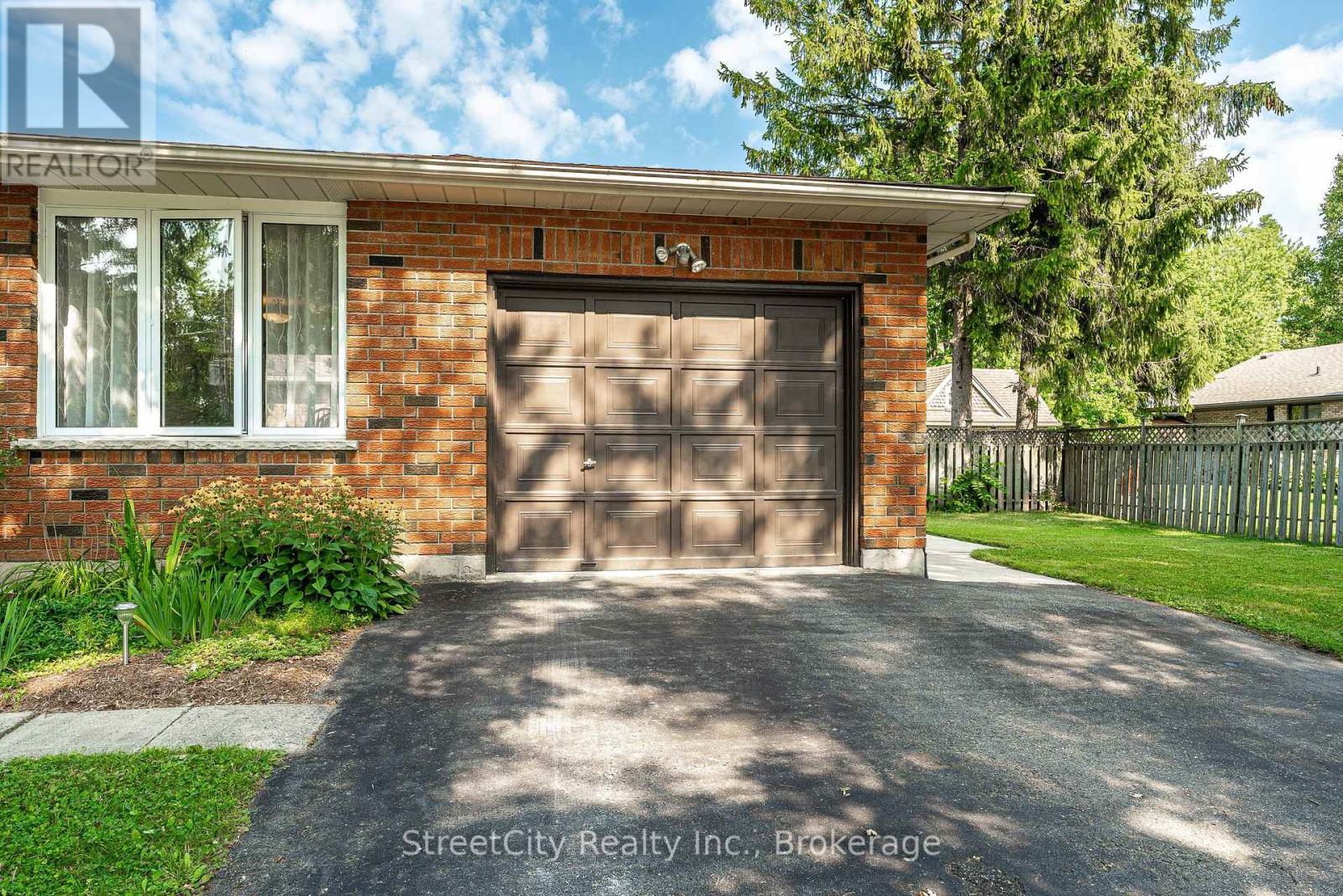 Photo 40 of 31 Cobourg Street, West Perth ON