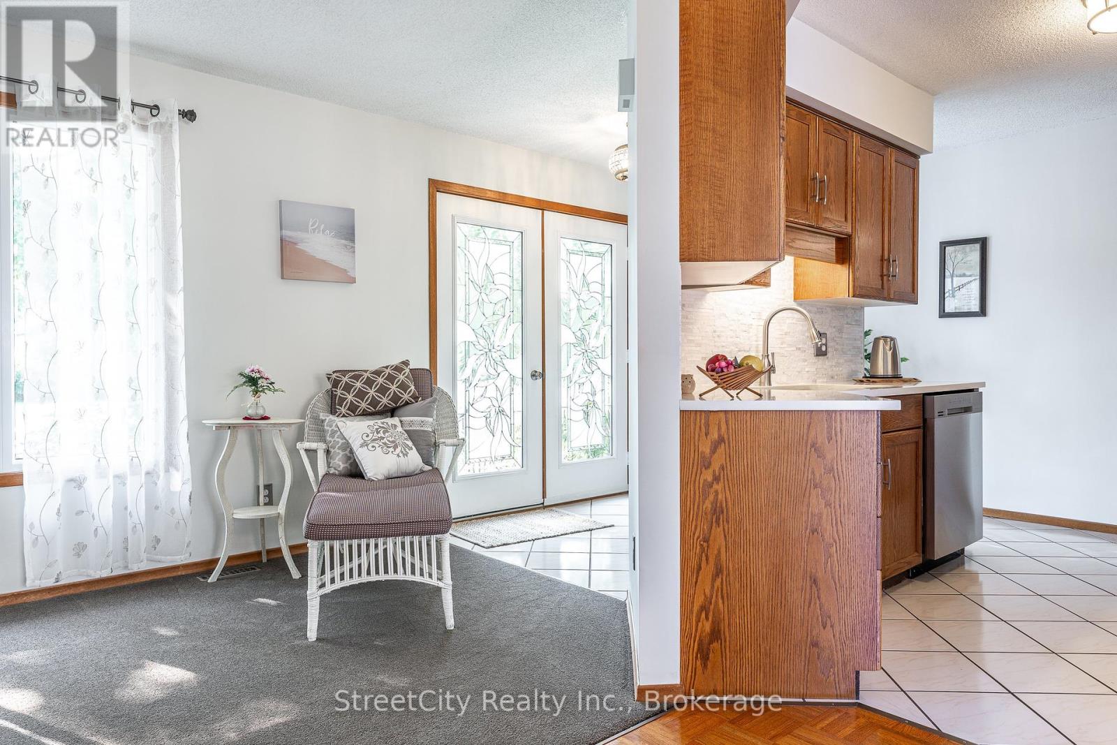 Photo 9 of 31 Cobourg Street, West Perth ON
