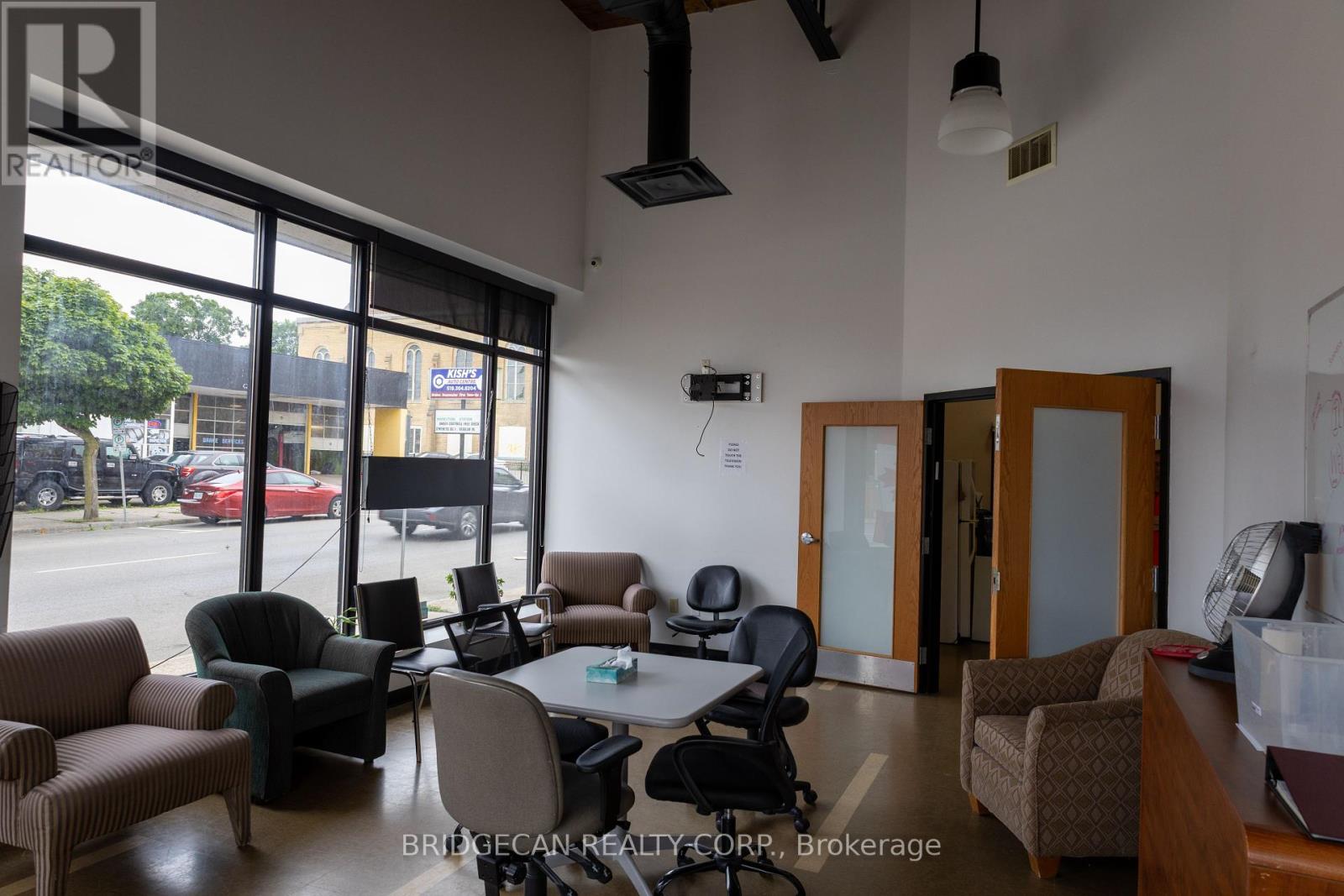 Photo 7 of 347 Colborne Street, Brantford ON