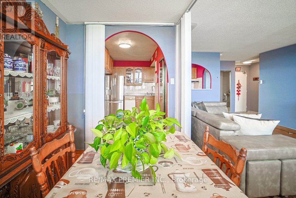 Photo 13 of 511 3460 Keele Street W, Toronto ON