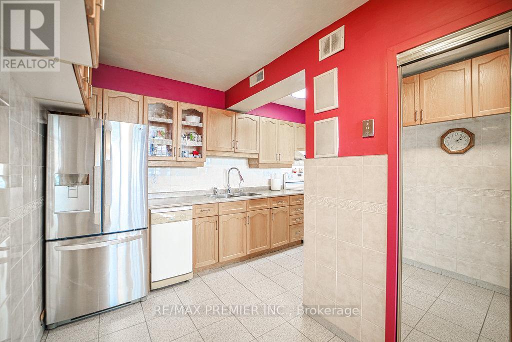 Photo 1 of 511 3460 Keele Street W, Toronto ON