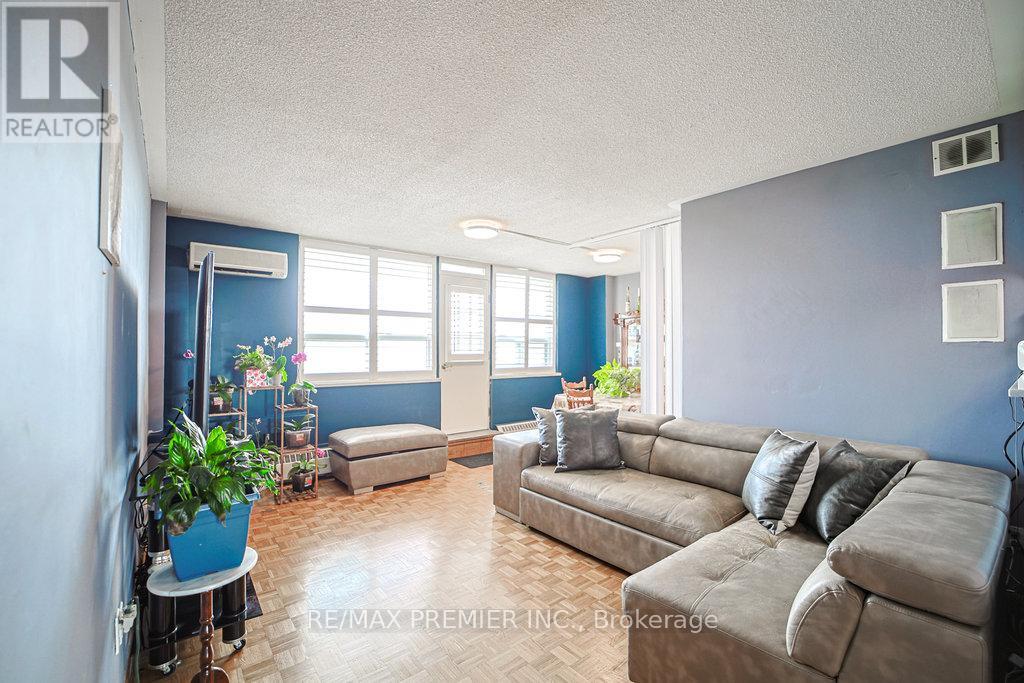 Photo 11 of 511 3460 Keele Street W, Toronto ON
