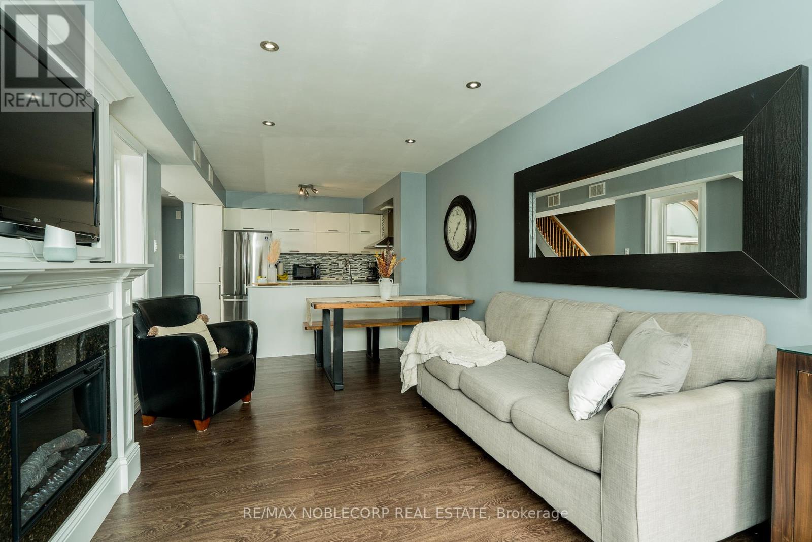 Photo 10 of 100 107 Bristol Road E, Mississauga ON