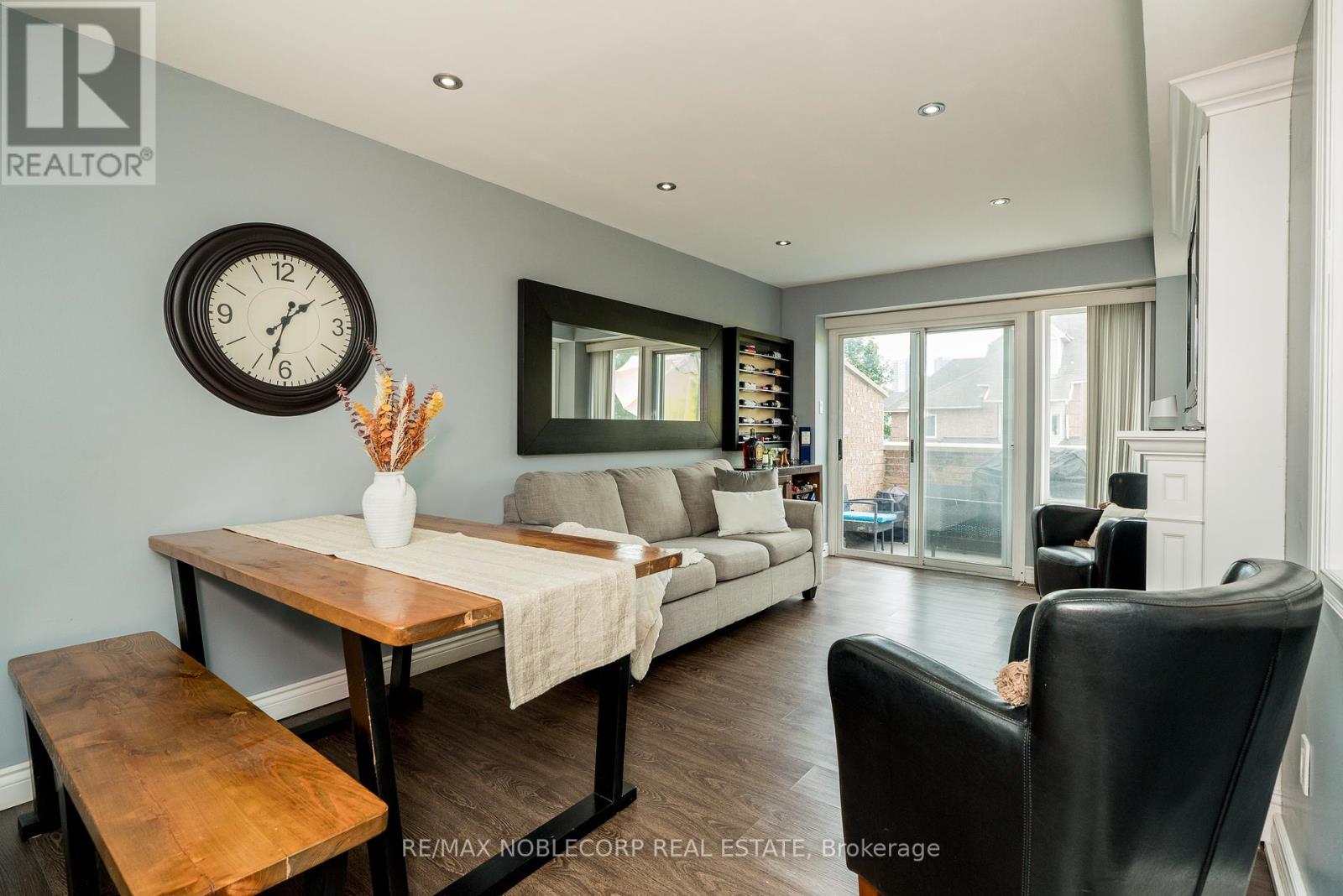 Photo 8 of 100 107 Bristol Road E, Mississauga ON