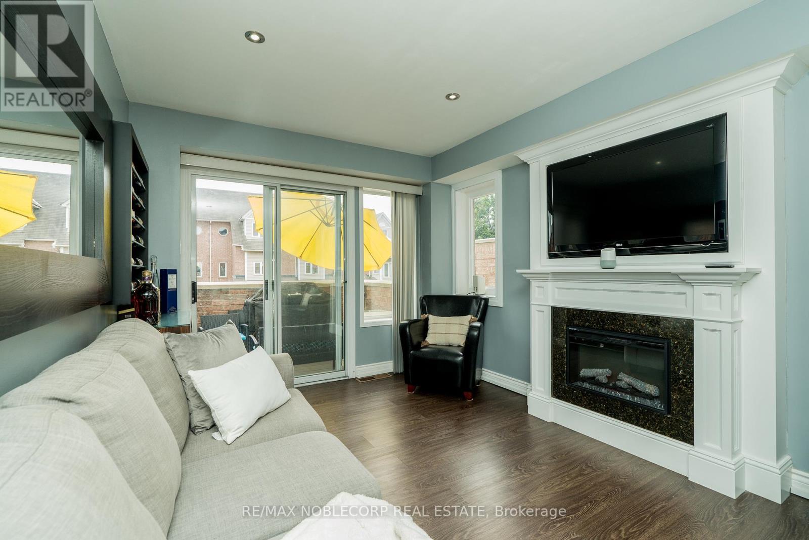 Photo 9 of 100 107 Bristol Road E, Mississauga ON