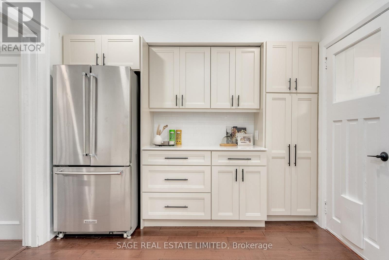 Photo 18 of 253 Mcroberts Avenue, Toronto ON