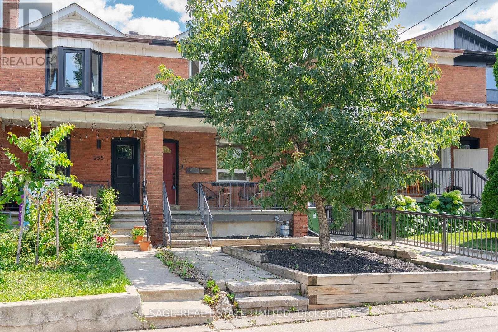 Photo 2 of 253 Mcroberts Avenue, Toronto ON