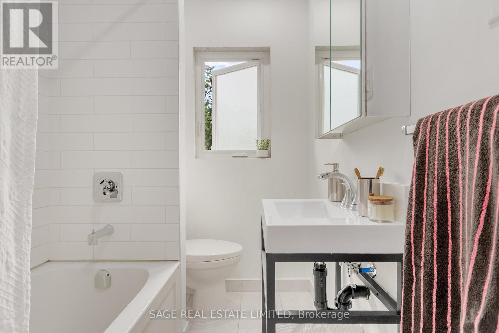 Photo 23 of 253 Mcroberts Avenue, Toronto ON