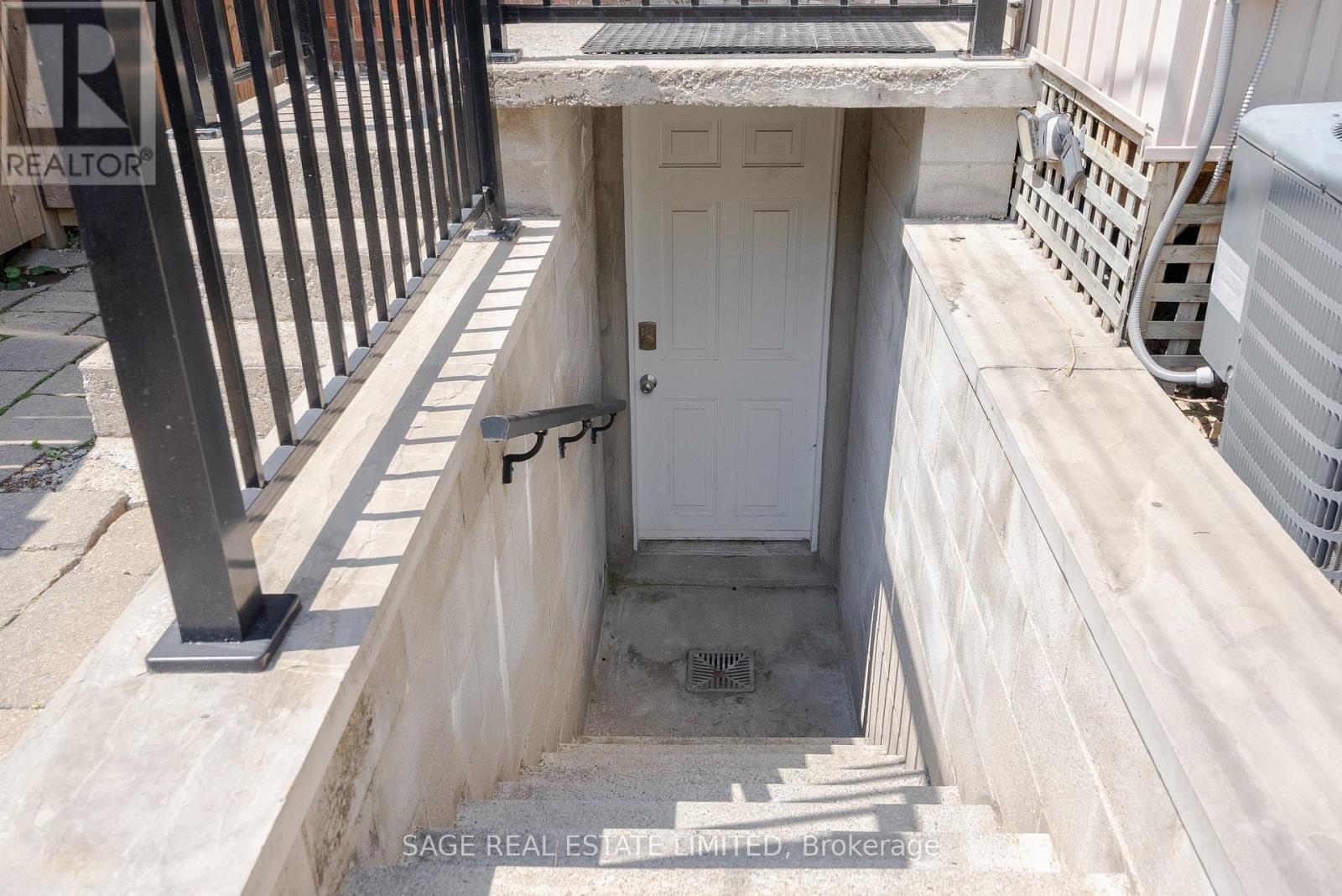 Photo 34 of 253 Mcroberts Avenue, Toronto ON