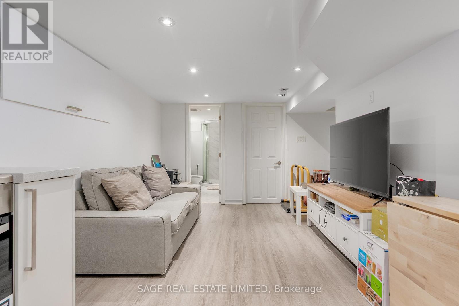 Photo 38 of 253 Mcroberts Avenue, Toronto ON