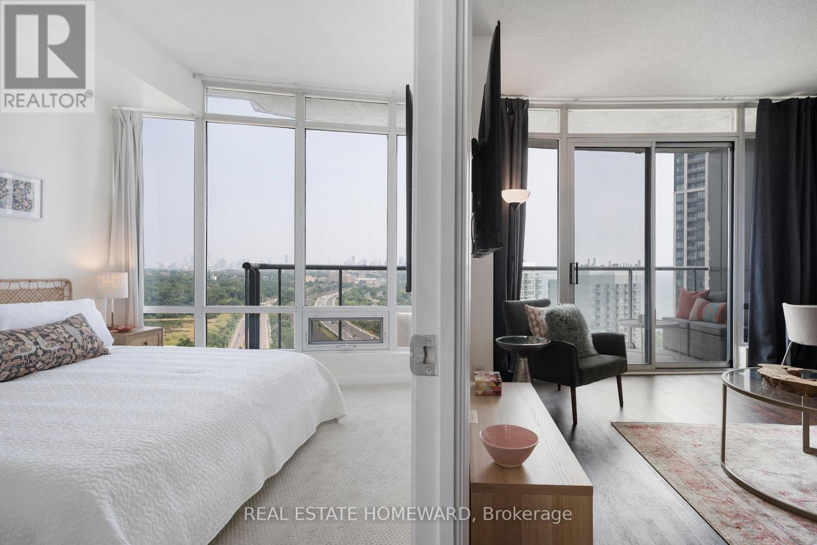 Photo 3 of 2107 15 Windermere Avenue, Toronto ON