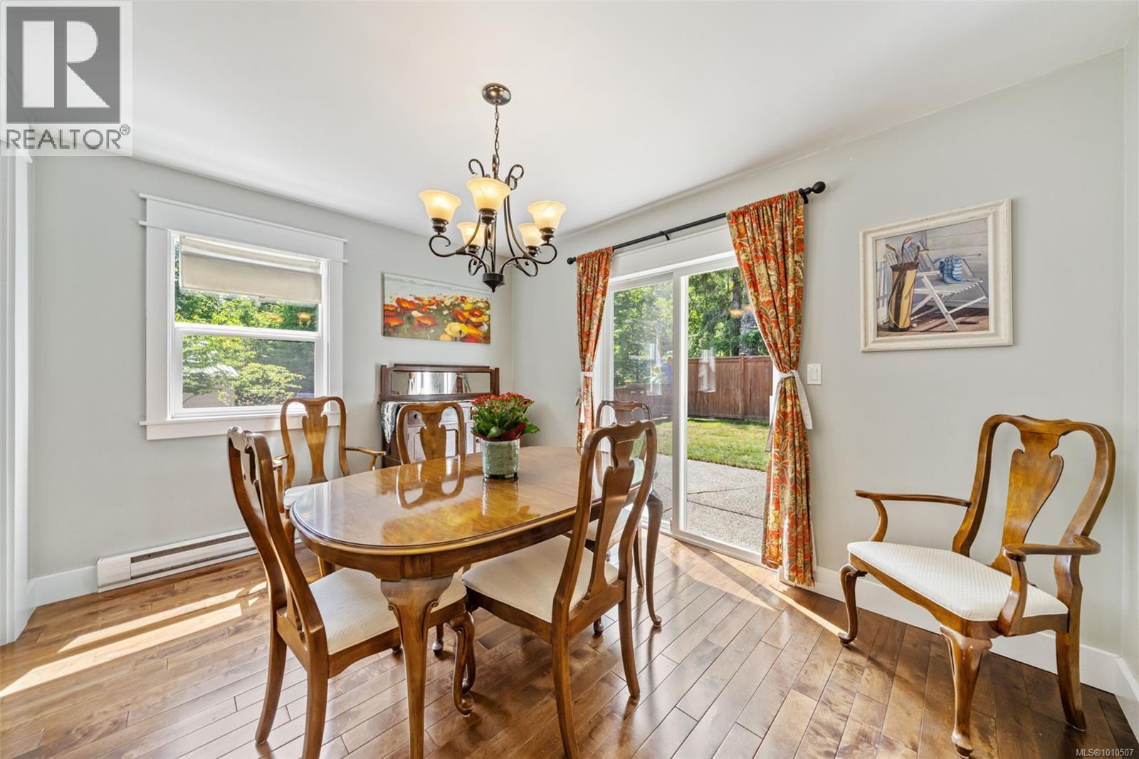 100 Comiaken Ave, Lake Cowichan