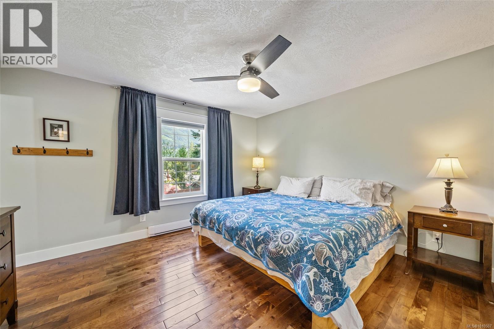 100 Comiaken Ave, Lake Cowichan