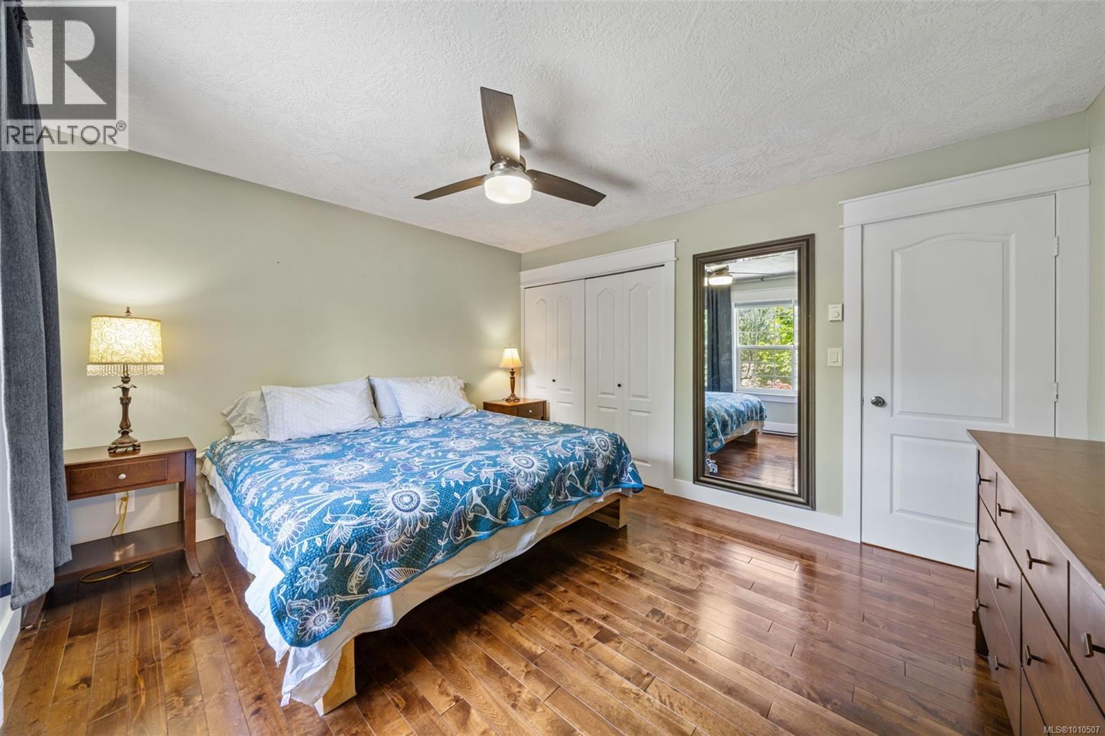 100 Comiaken Ave, Lake Cowichan