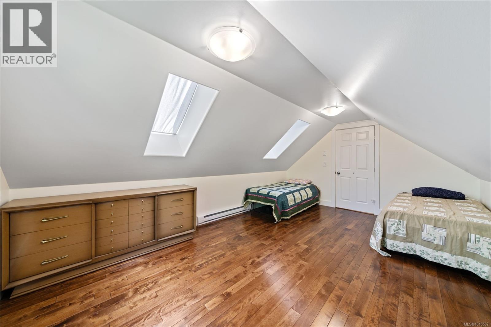 100 Comiaken Ave, Lake Cowichan