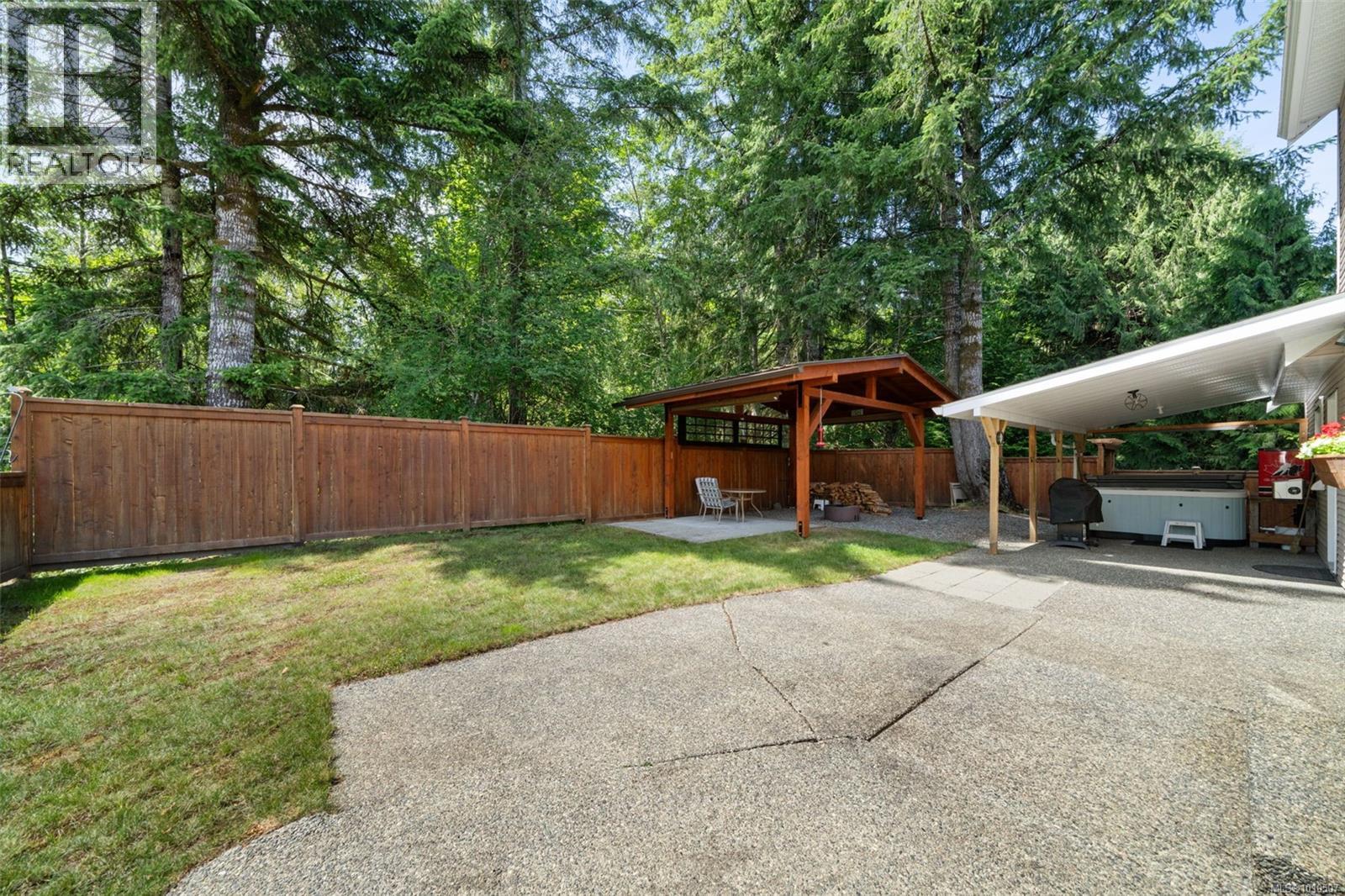 100 Comiaken Ave, Lake Cowichan